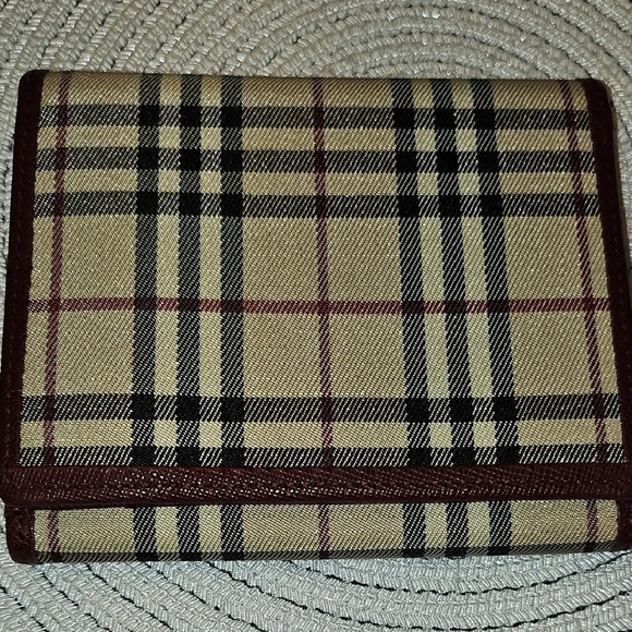 Authentic Burberry Vintage Nova Check Wallet - Brand New Condition - Picture 10 of 16